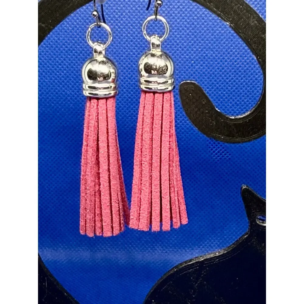 🧚🏻‍♀️ Handmade Fuchsia Tassel Earrings 2.5” Drop Silver Tone Boho Statement
